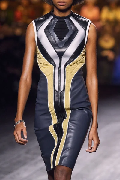 Look 42